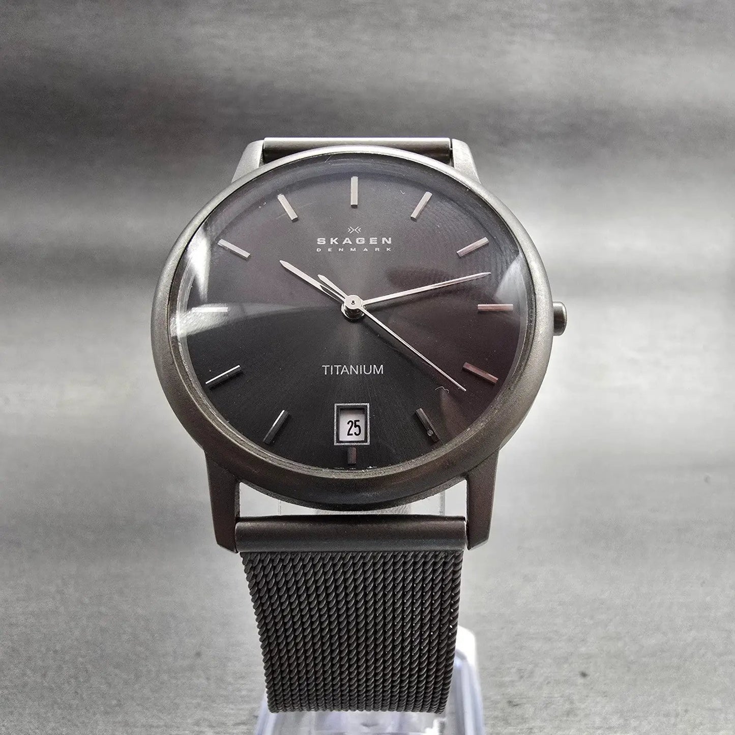 Skagen Watch Men 34mm Gray Dial Titanium Date Round 170LTTM New Battery Mesh5