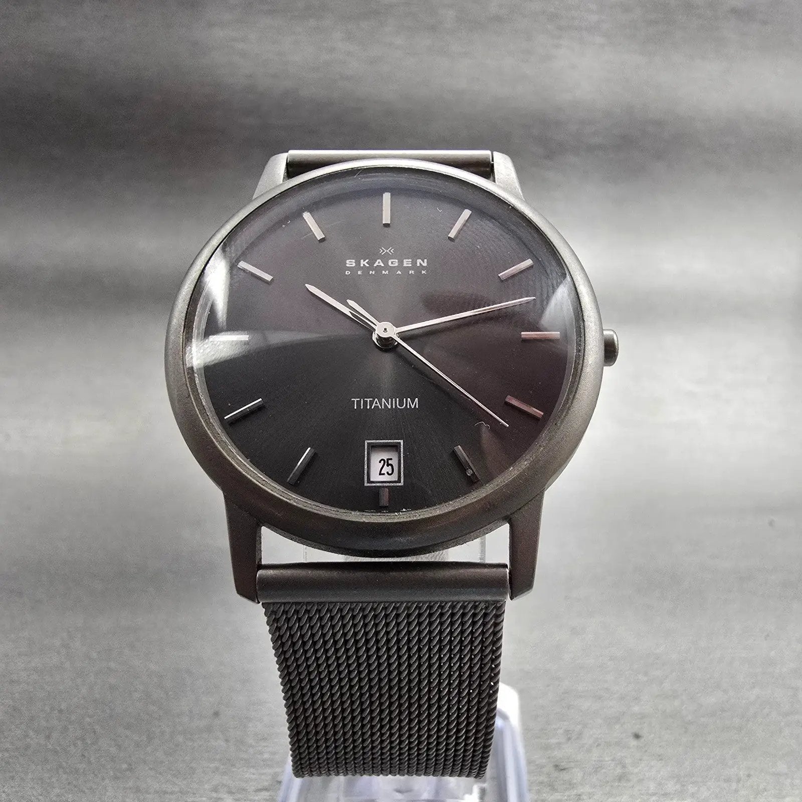 Skagen Watch Men 34mm Gray Dial Titanium Date Round 170LTTM New Battery Mesh5
