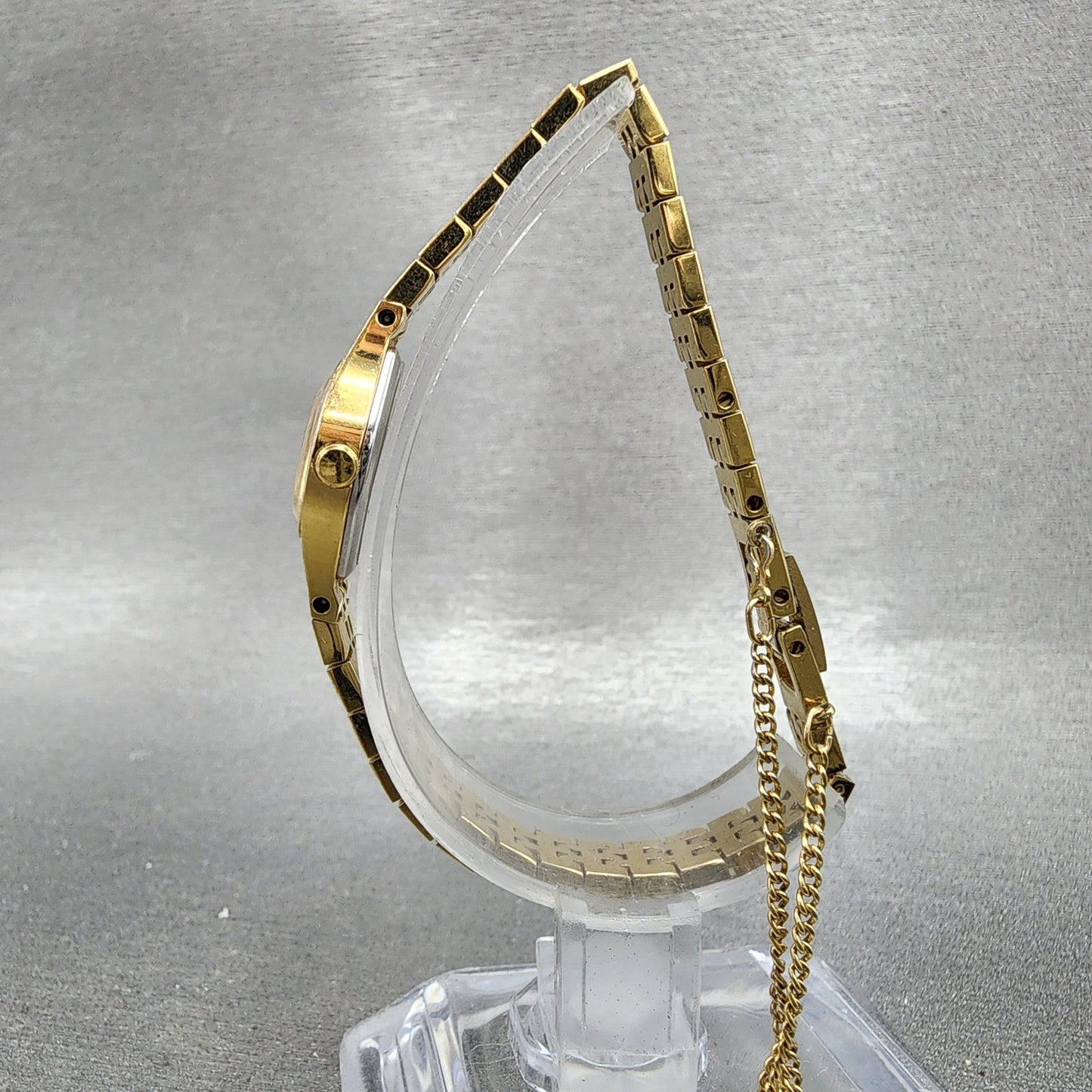 Seiko Watch Women 17mm Champagne Dial Gold Tone 2C205759 Oval New Battery6