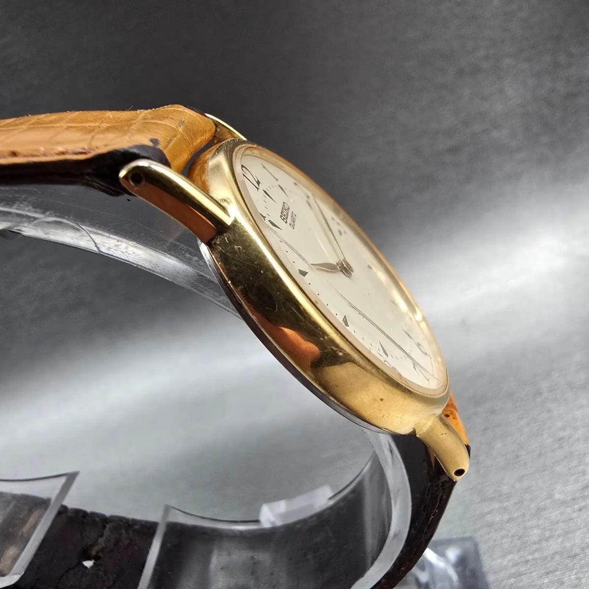 Seiko Watch Men 31mm Ivory Dial Gold Tone Round 5Y30-7009 New Battery VTG JP343