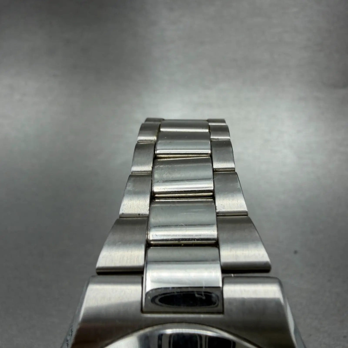 Bulova Watch Women 34mm Gray Dial Silver Tone Date Round 96M126 New Battery4