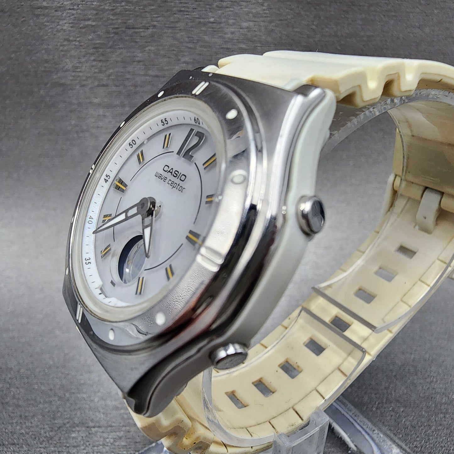 Casio Wave Ceptor Watch Women 35mm White Dial Silver Tone Analog Digital Works