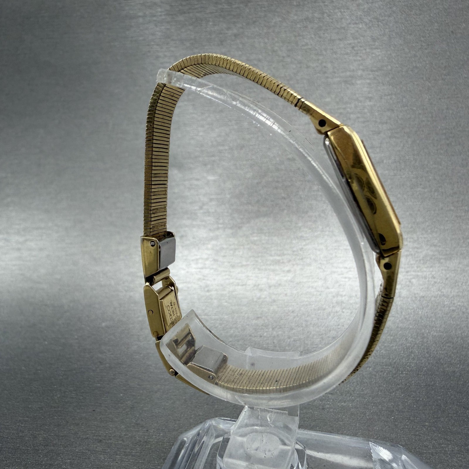 Seiko Tank Watch Women 13mm Champagne Dial Gold Tone Rectangle 2e205139 NewBatt8