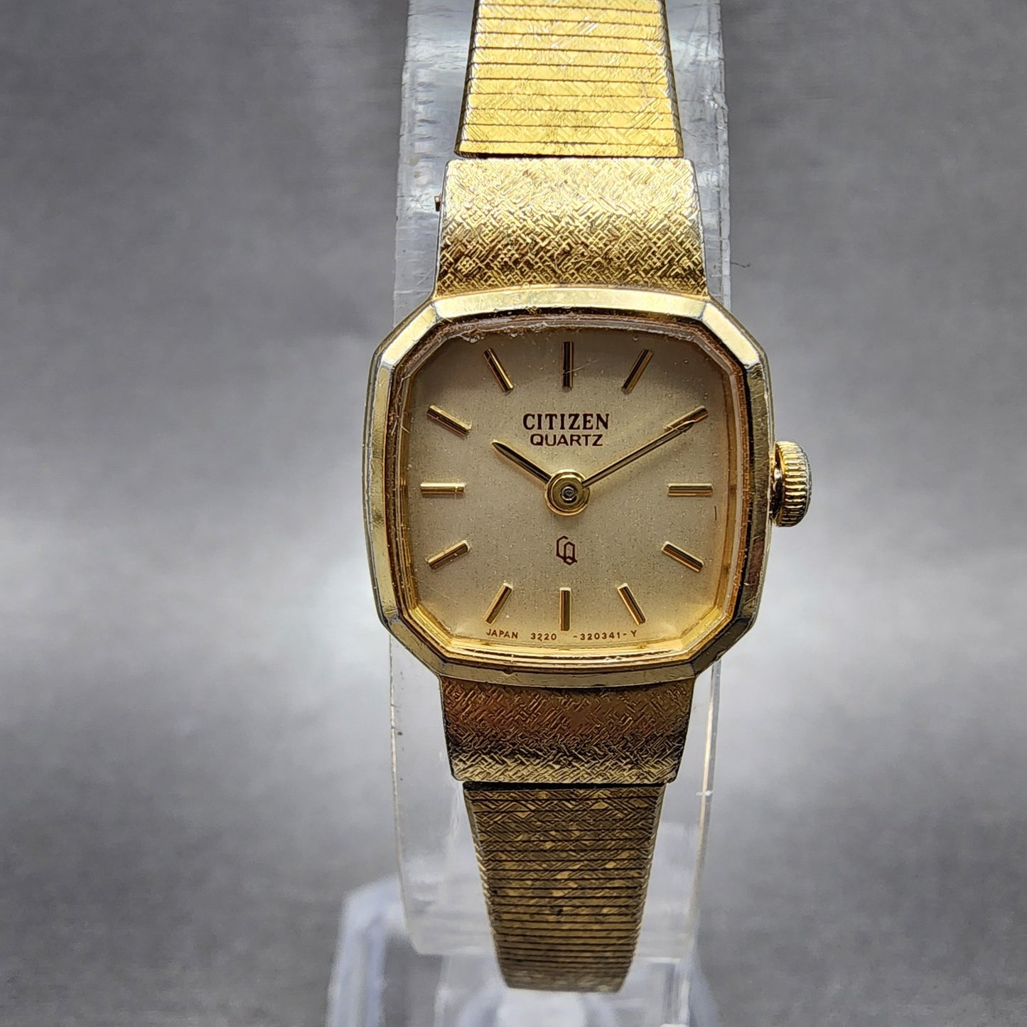 Citizen CQ Watch Women 16mm Champagne Dial Gold Tone 3220320352 New Battery0