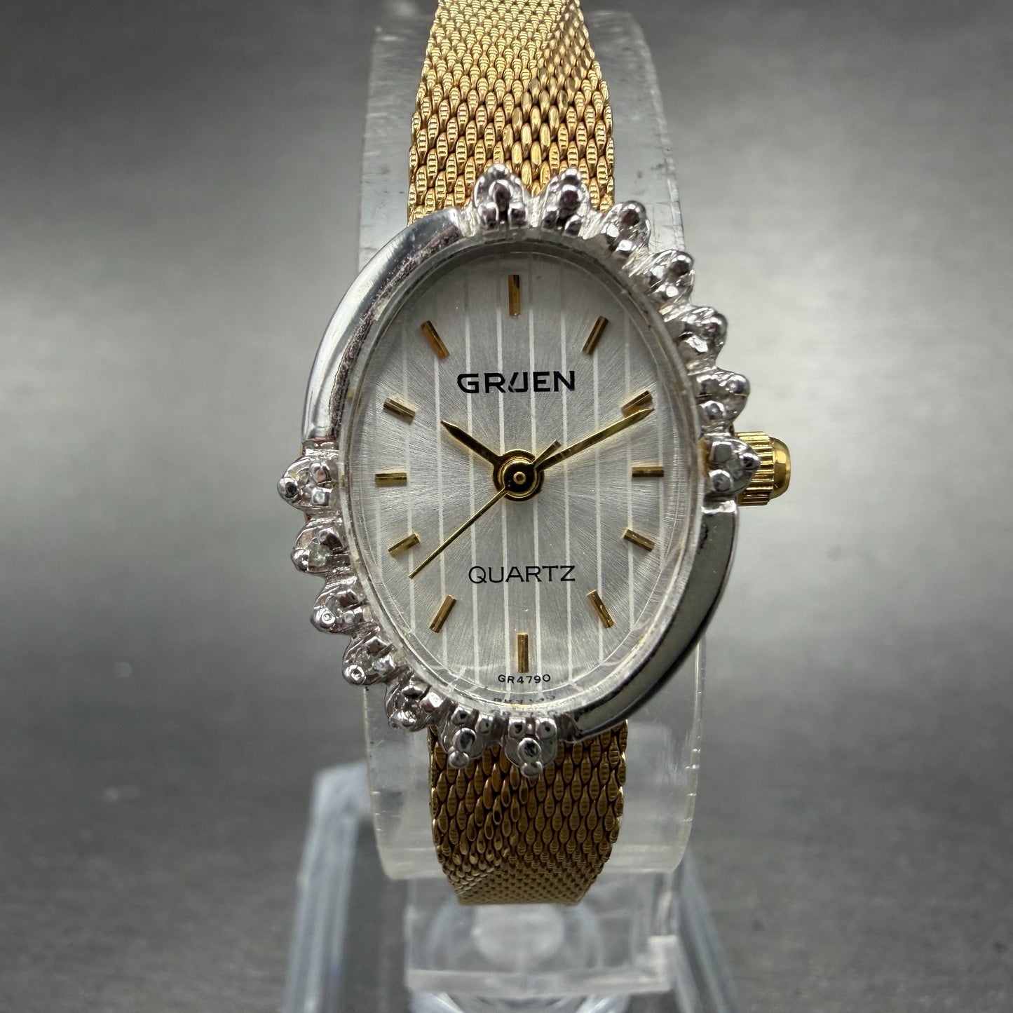 Gruen Watch Women 16mm White Dial Gold Tone Oval Diamond Bezel New Battery ABC0