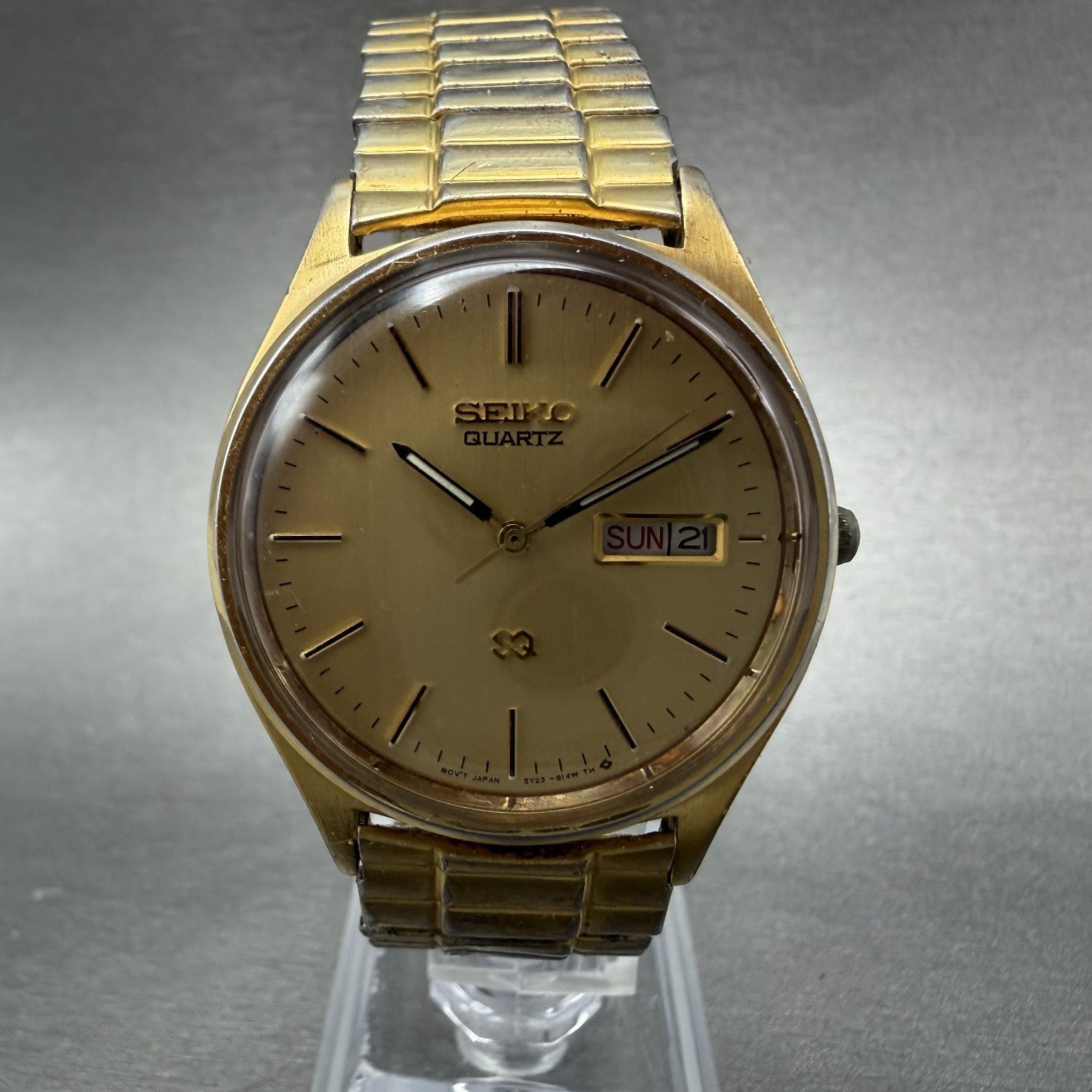 Seiko SQ Watch Men 35mm Champagne Dial Gold Tone Daydate 5y23-8049 New Battery 90