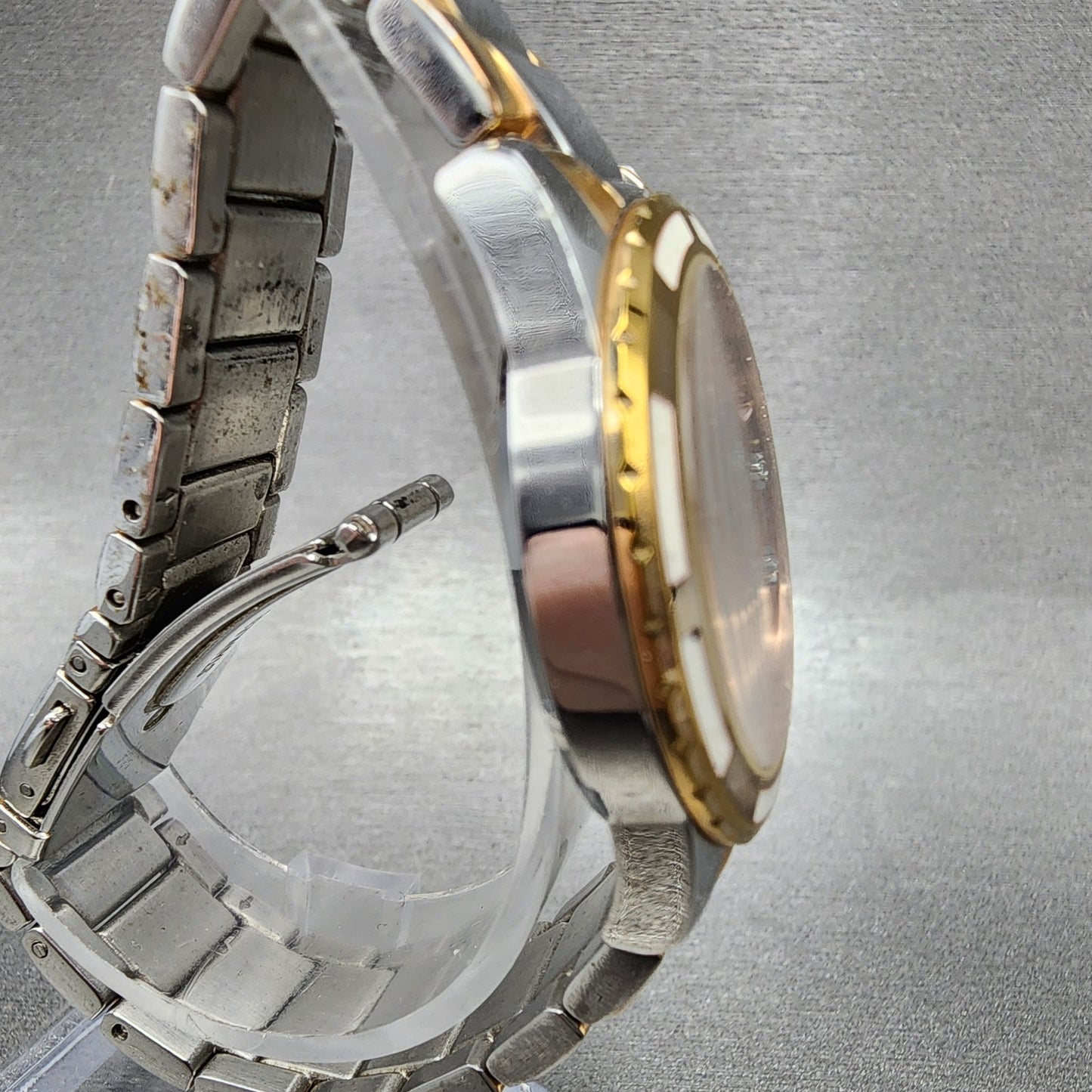 Bulova Diamond Watch Women 32mm MOP Dial Two Tone Round 98P134 New Battery BA123