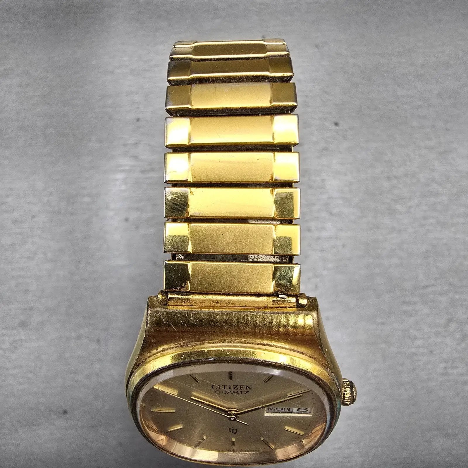 Citizen CQ Watch Men 31mm Champagne Dial Gold Tone Daydate 4-711521 New Battery4