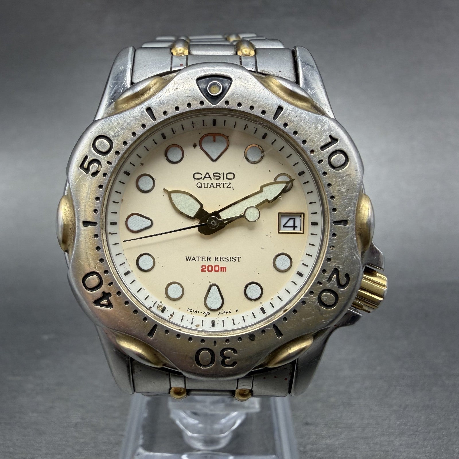 Casio Diver Watch Men 36mm Cream Dial Two Tone Date Round MDP-823 New Battery0