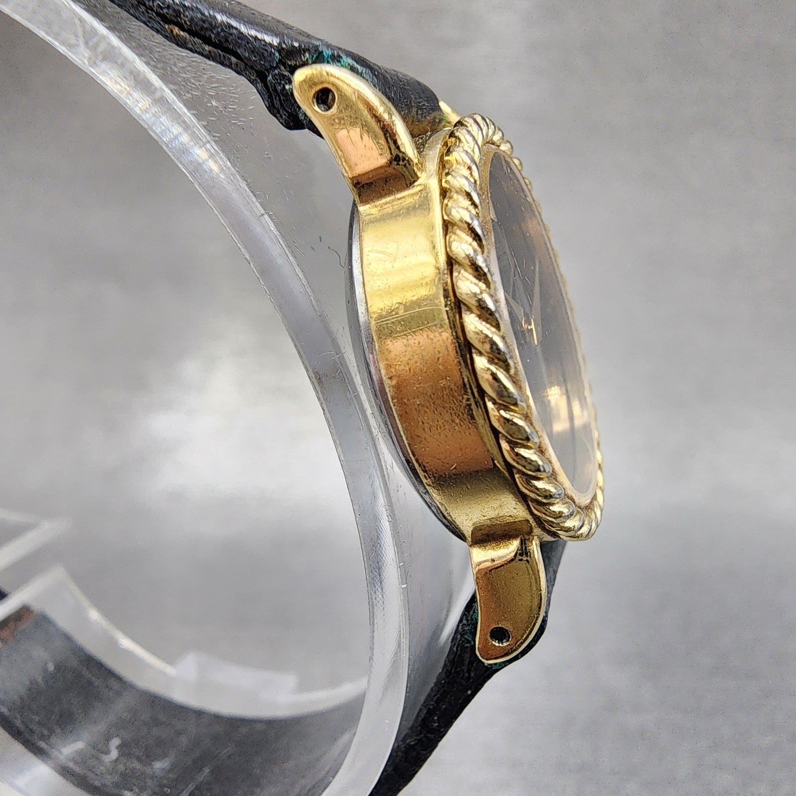 Seiko Watch Women 20mm Black Dial Gold Tone Oval 165199 New Battery5