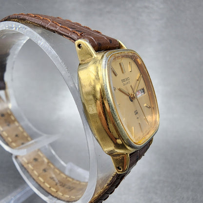 VTG Seiko SQ Watch Women 21mm Gold Dial Gold Tone Rectangle 85235009 New Batt3