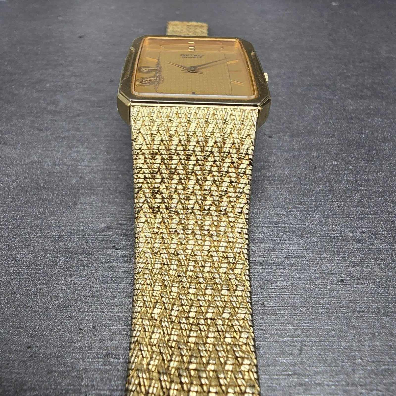 Seiko Tank Watch Men 25mm Champagne Dial Gold Tone Rectangle 5Y30-5B49 PARTS3