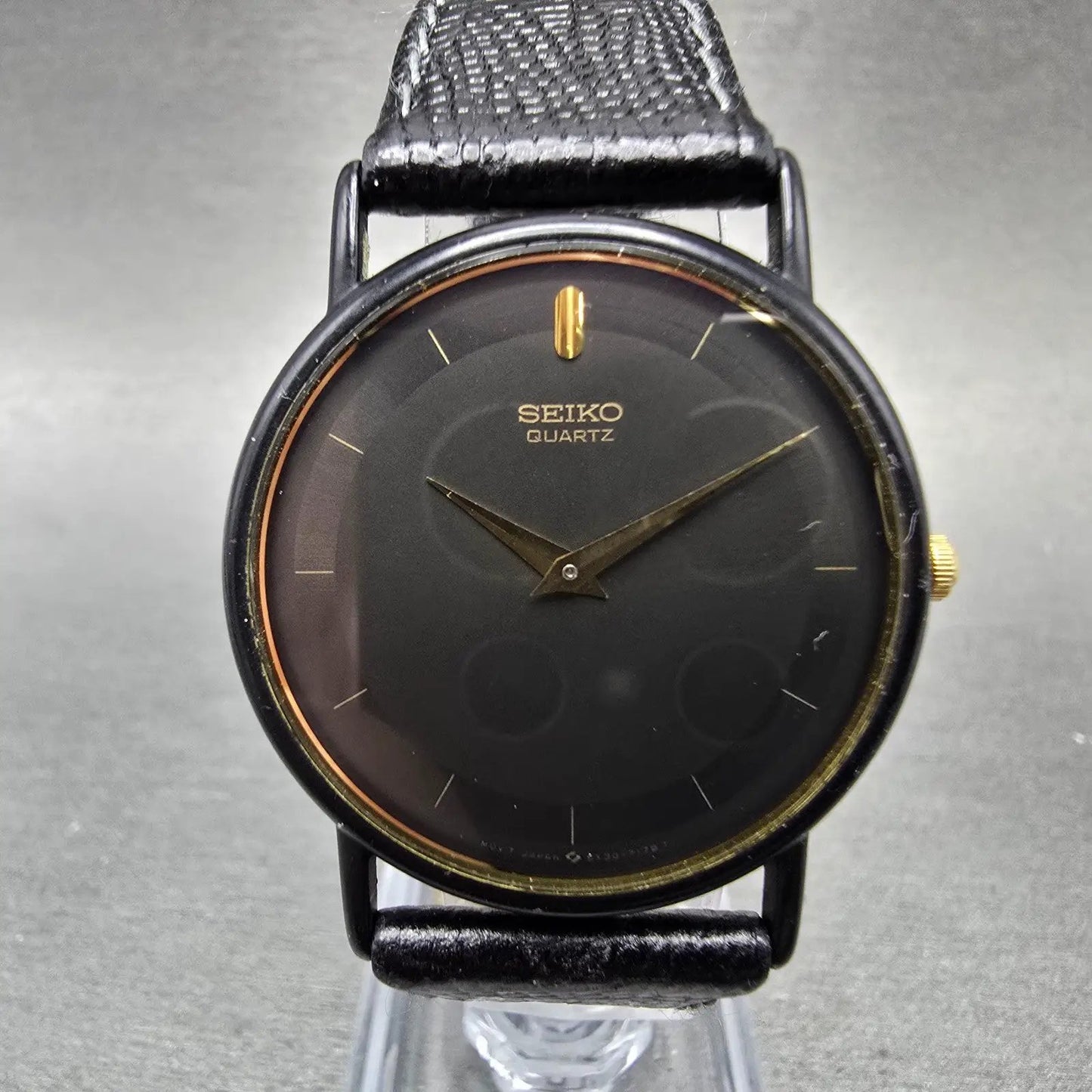 Seiko Watch Men 32mm Black Dial Black & Gold Tone Round 5Y30-7039 PARTS0