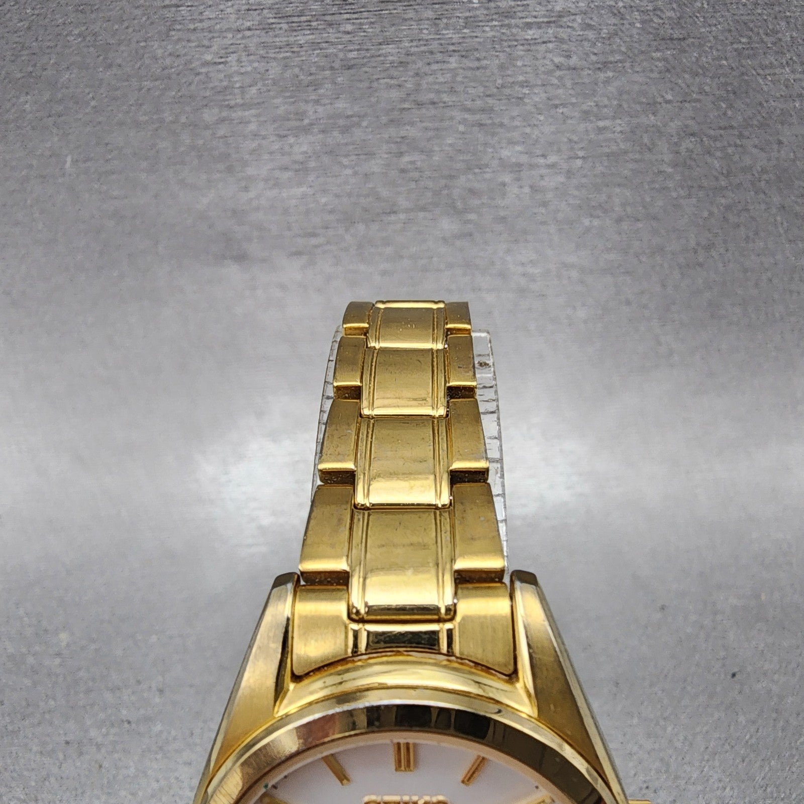 Seiko Watch Women 30mm White Dial Gold Tone Date 6n2200k0 New Battery4