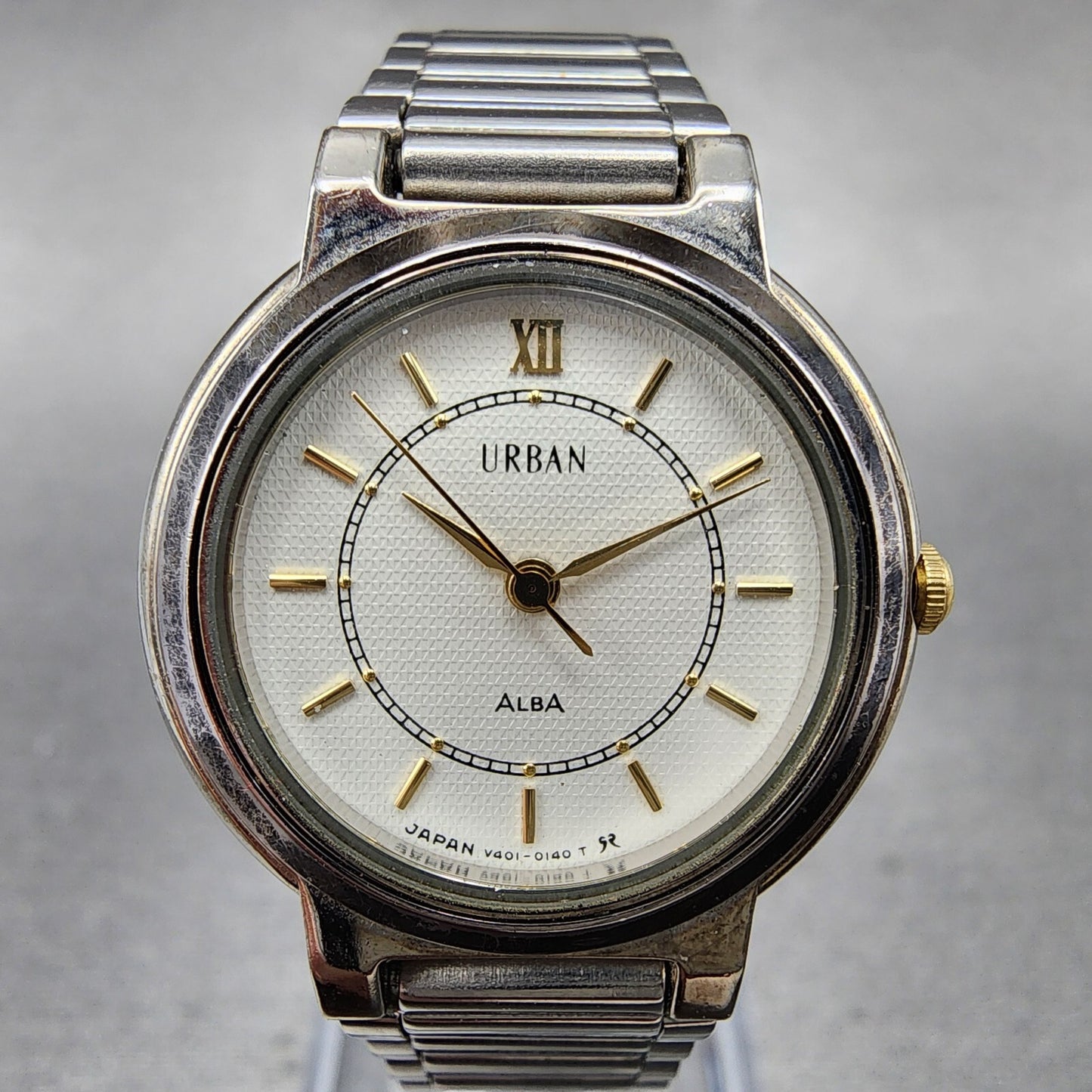Seiko Alba Urban Watch Women 25mm White Dial Silver Tone Round NewBatt V40100501