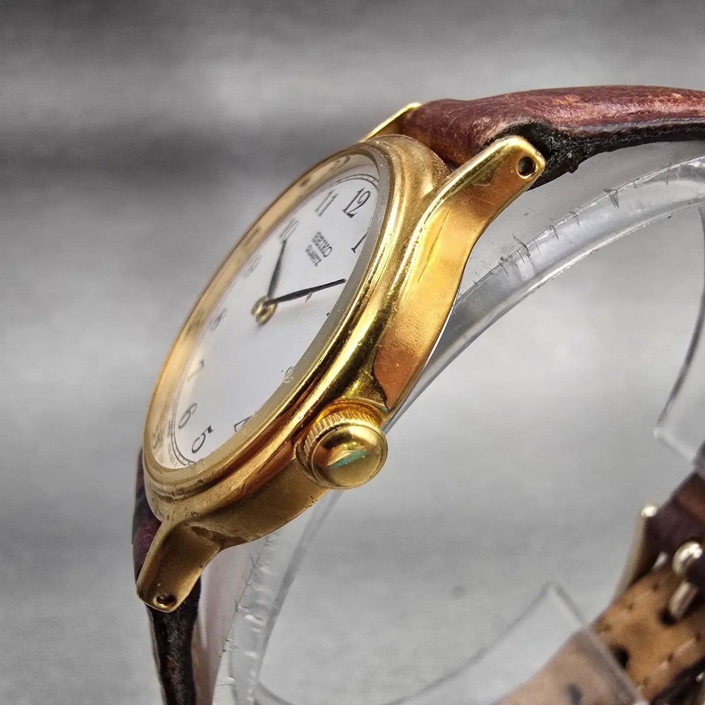 Seiko Watch Women 25mm White Dial Gold Tone Round V700-6091 New Battery Vintage2