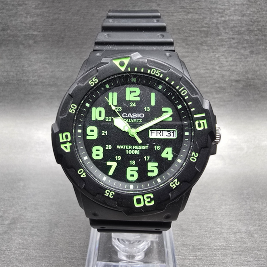 Casio Diver Watch Men 43mm Black Green Daydate Round MRW-200H New Battery0