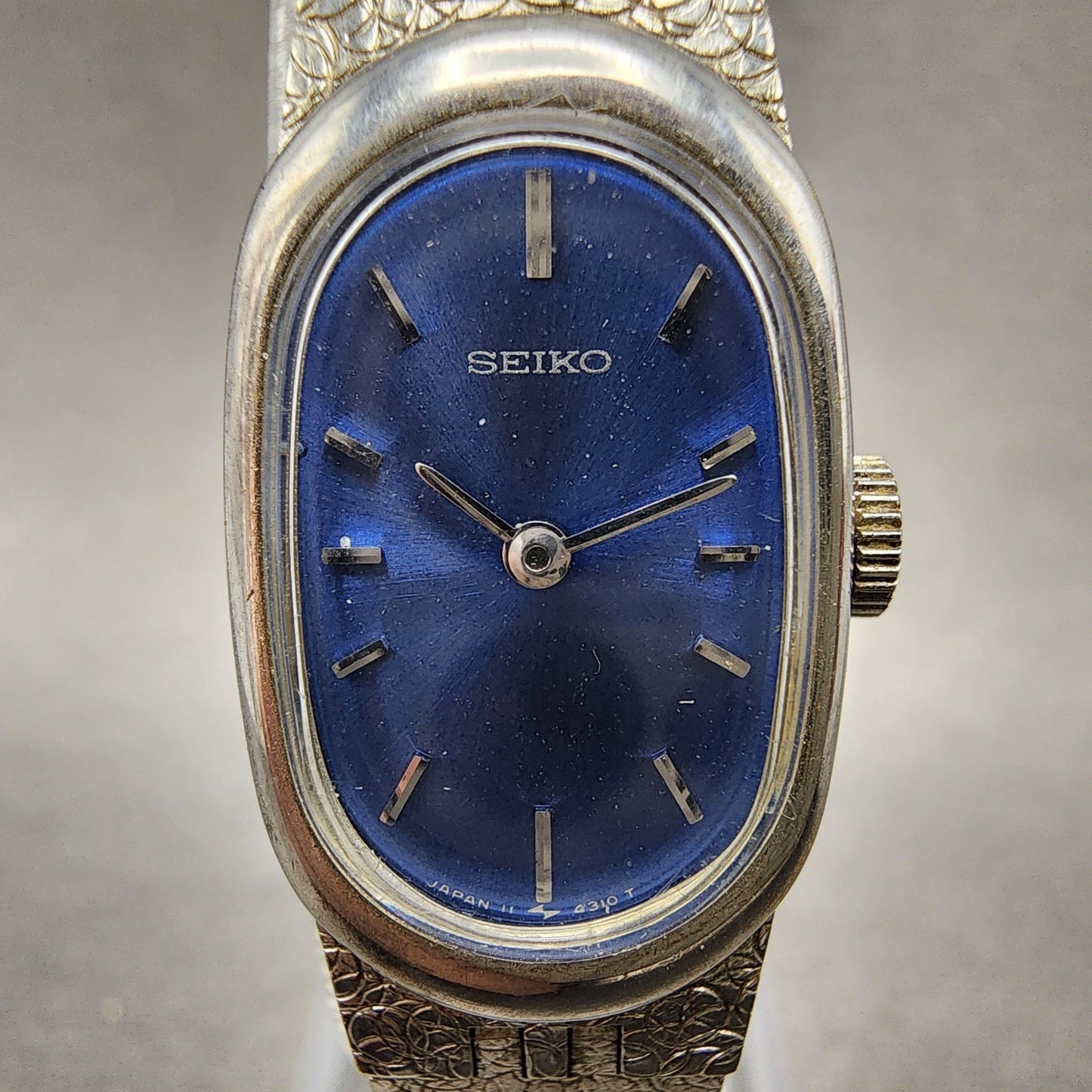 Seiko Watch Women 16mm Blue Dial Silver Tone Oval Manual Wind 118309 Runs VTG1