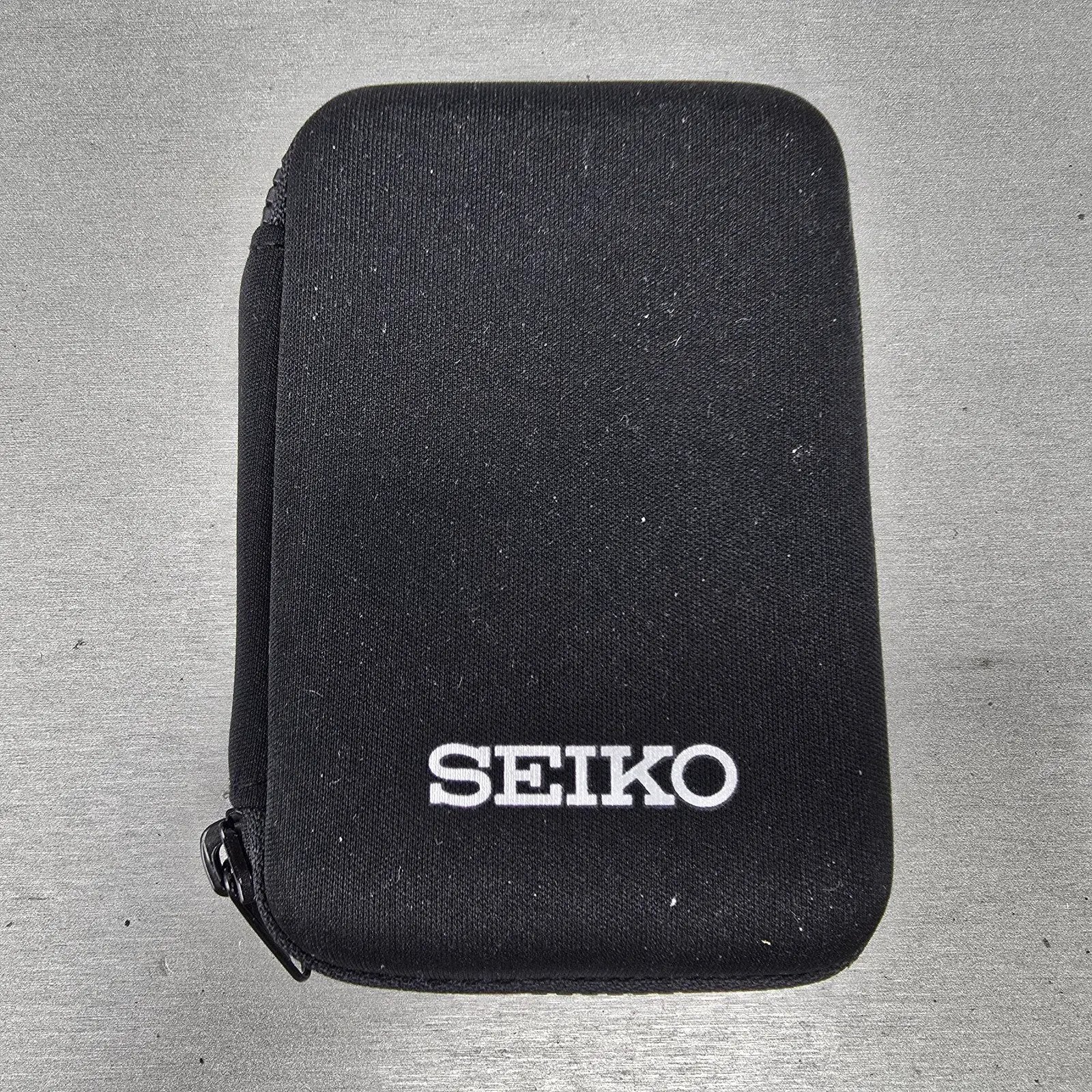 Seiko Travel Watch Case Black Fabric Plastic Rectangle Zipper0