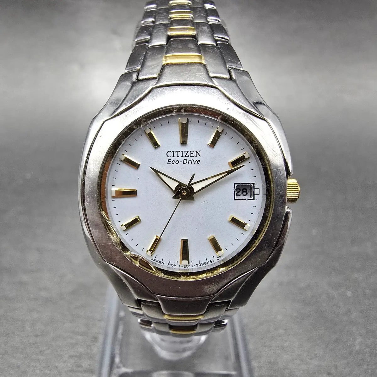 Citizen Eco-Drive Watch Women 25mm White Dial Two Tone Date Round E011 Works0
