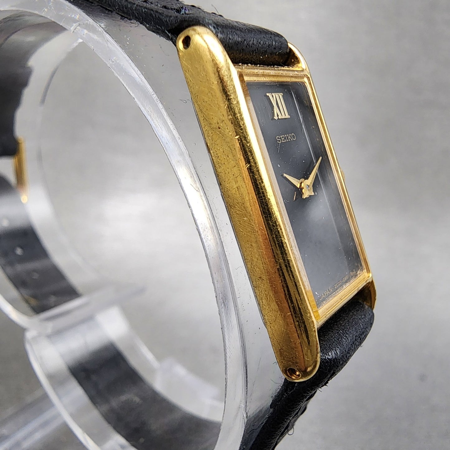 Seiko Tank Watch Women 13mm Black Dial Gold Tone Rectangle 2e206129 New Battery3