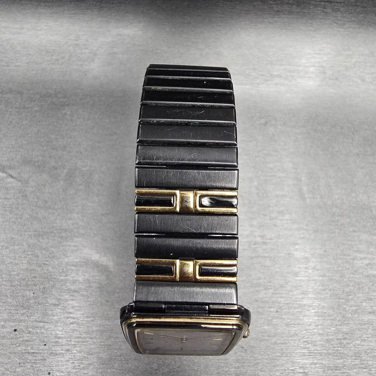 Seiko Tank Watch Men 26mm Silver Dial Two Tone Rectangle 5E20-5A40 New Battery4
