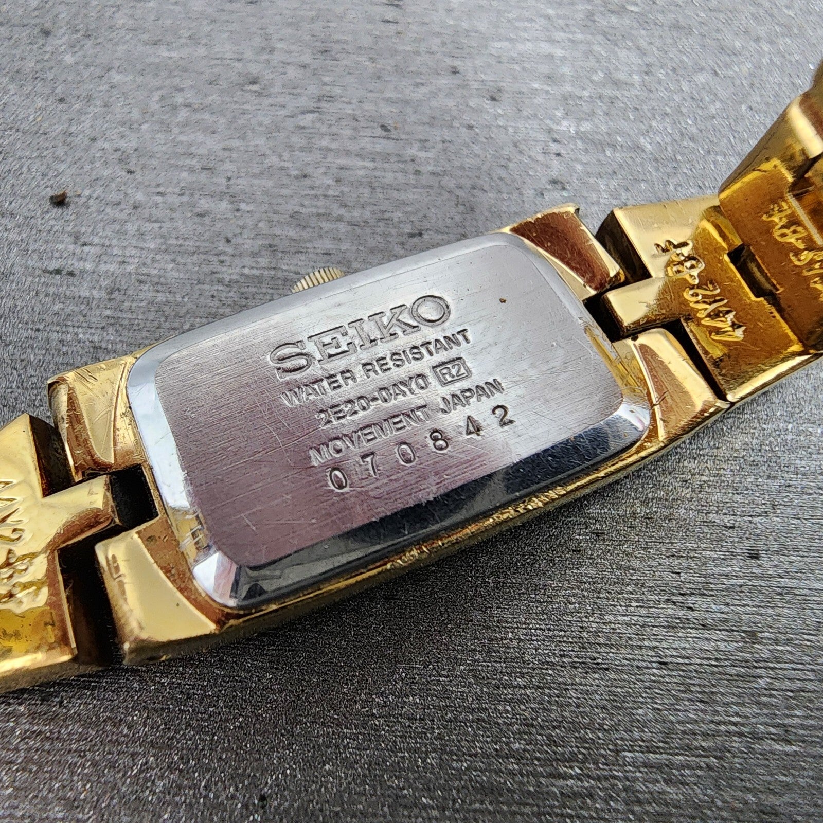Seiko Watch Women 13mm Gold Dial Gold Tone Rectangle 2E200AY0 New Battery10