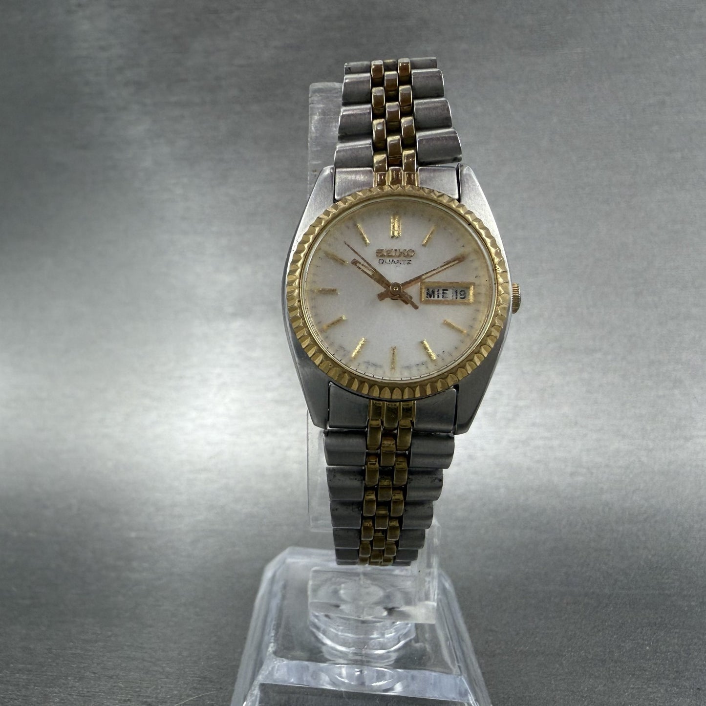 Seiko Watch Women 25mm White Dial Two Tone Daydate Round 7n83-0041 New Batt ONSI5