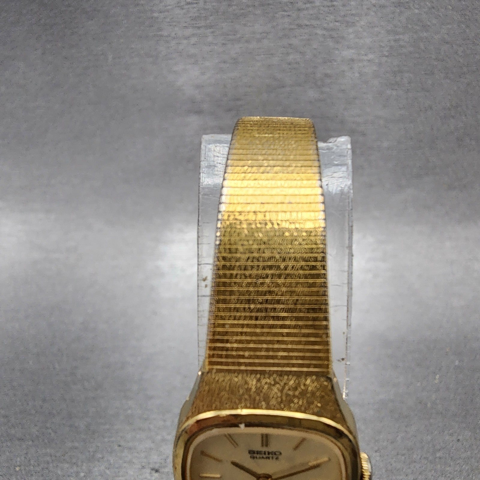 Seiko Watch Women 18mm Champagne dial Gold Tone Rectangle 2c205029 New Battery4
