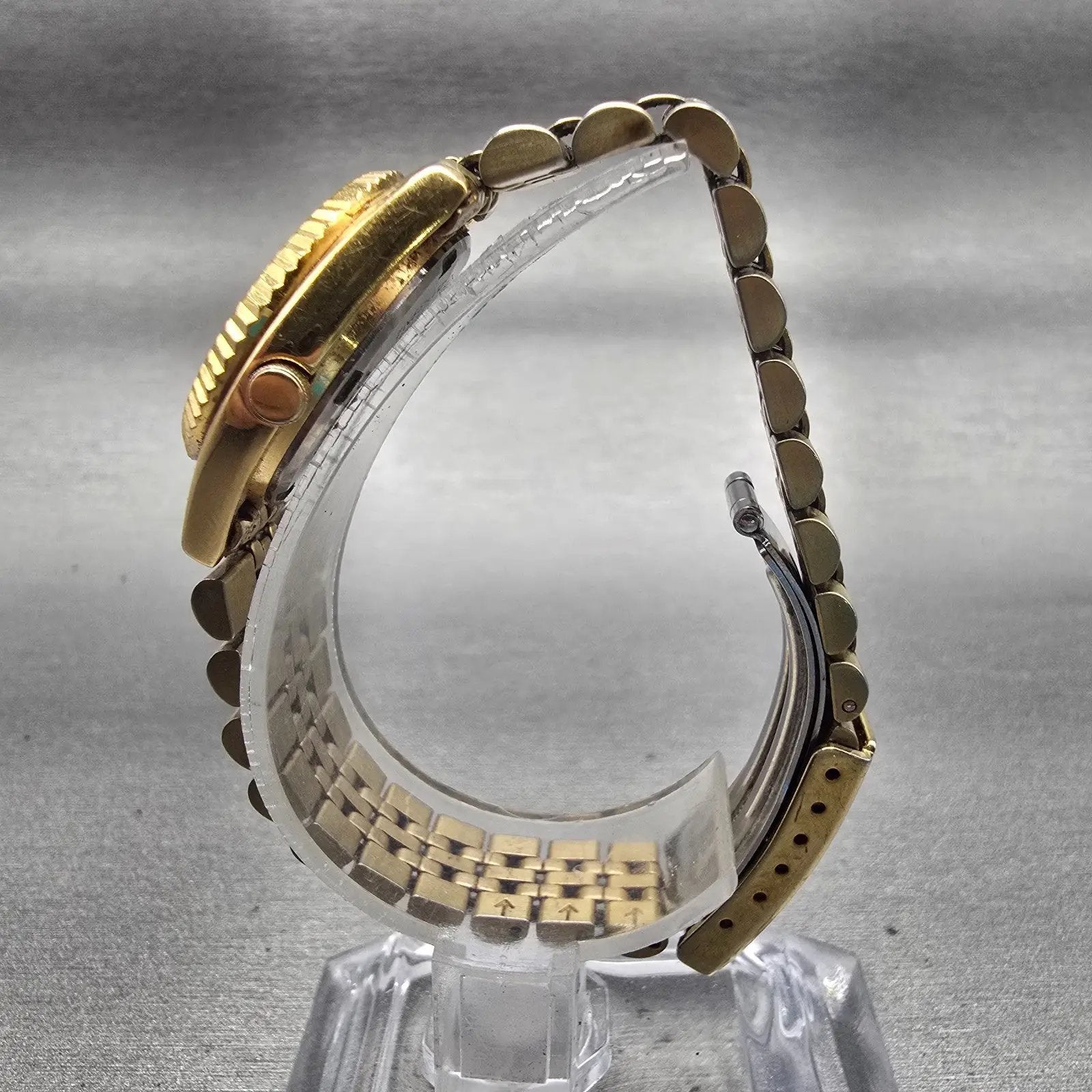 Seiko Watch Women 24mm Gold Dial Gold Tone Daydate Round 7N83-0041 New Battery6