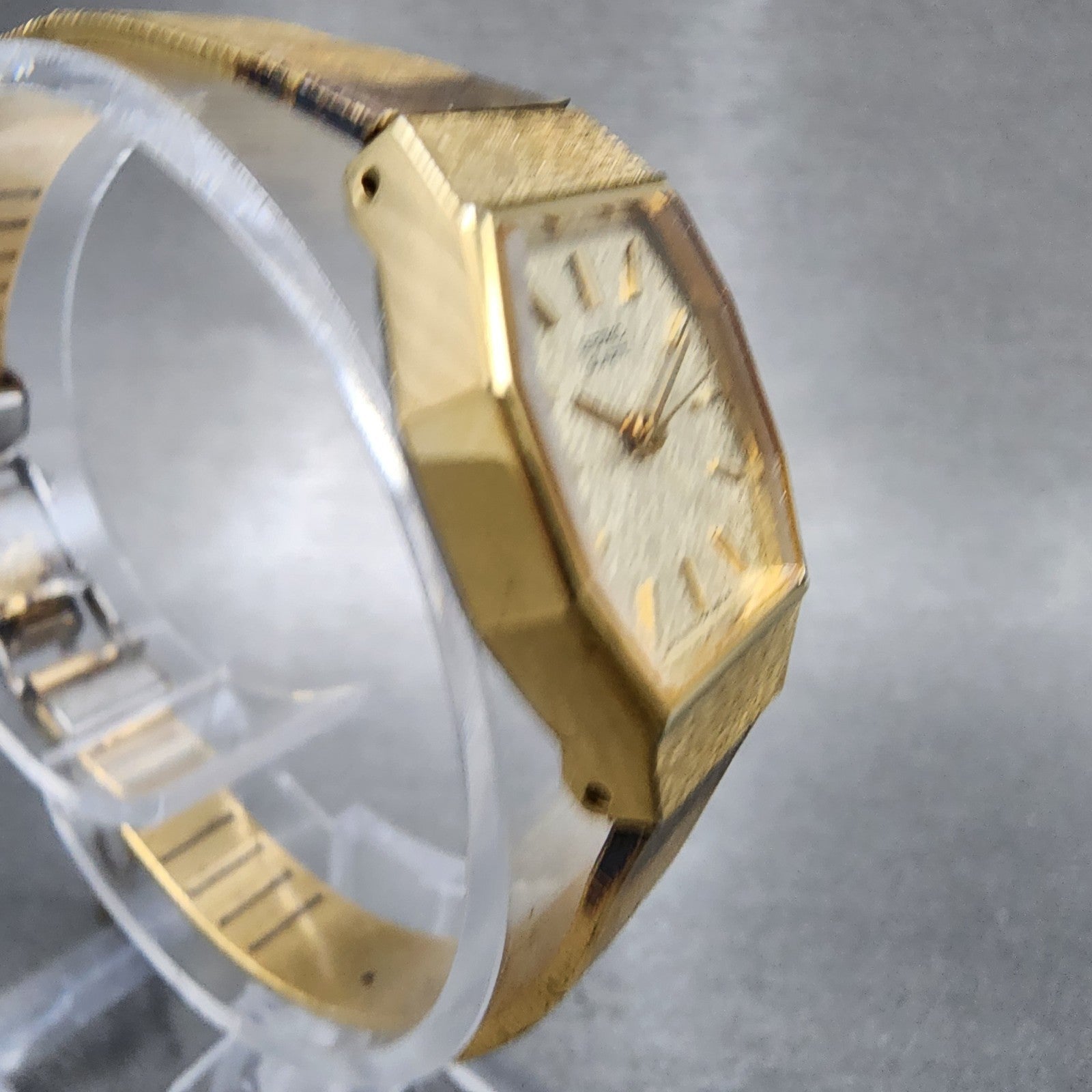 Seiko Watch Women 17mm Champagne Dial Gold Tone Octagon 14215530 New Battery3