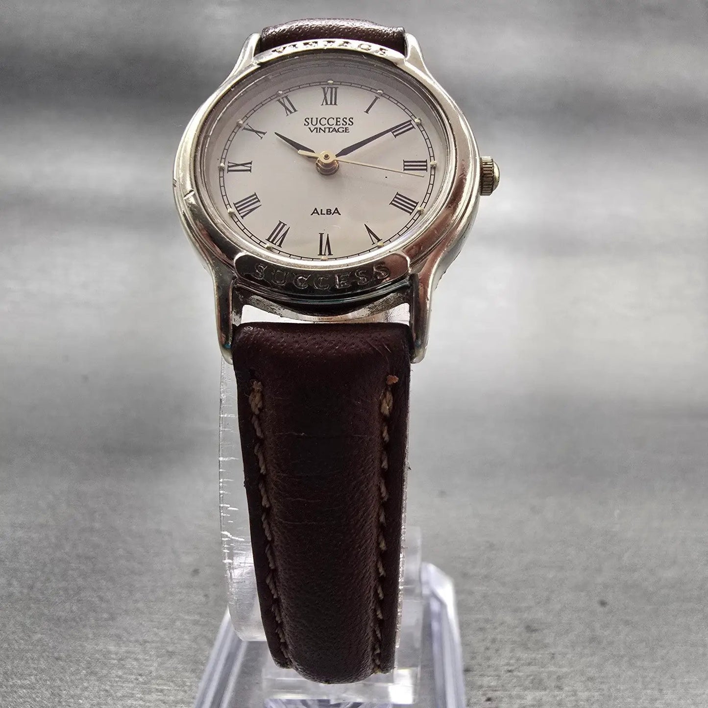 Seiko Alba Success Watch Women 23mm Ivory Dial Gold Round V701-6650 New Battery5