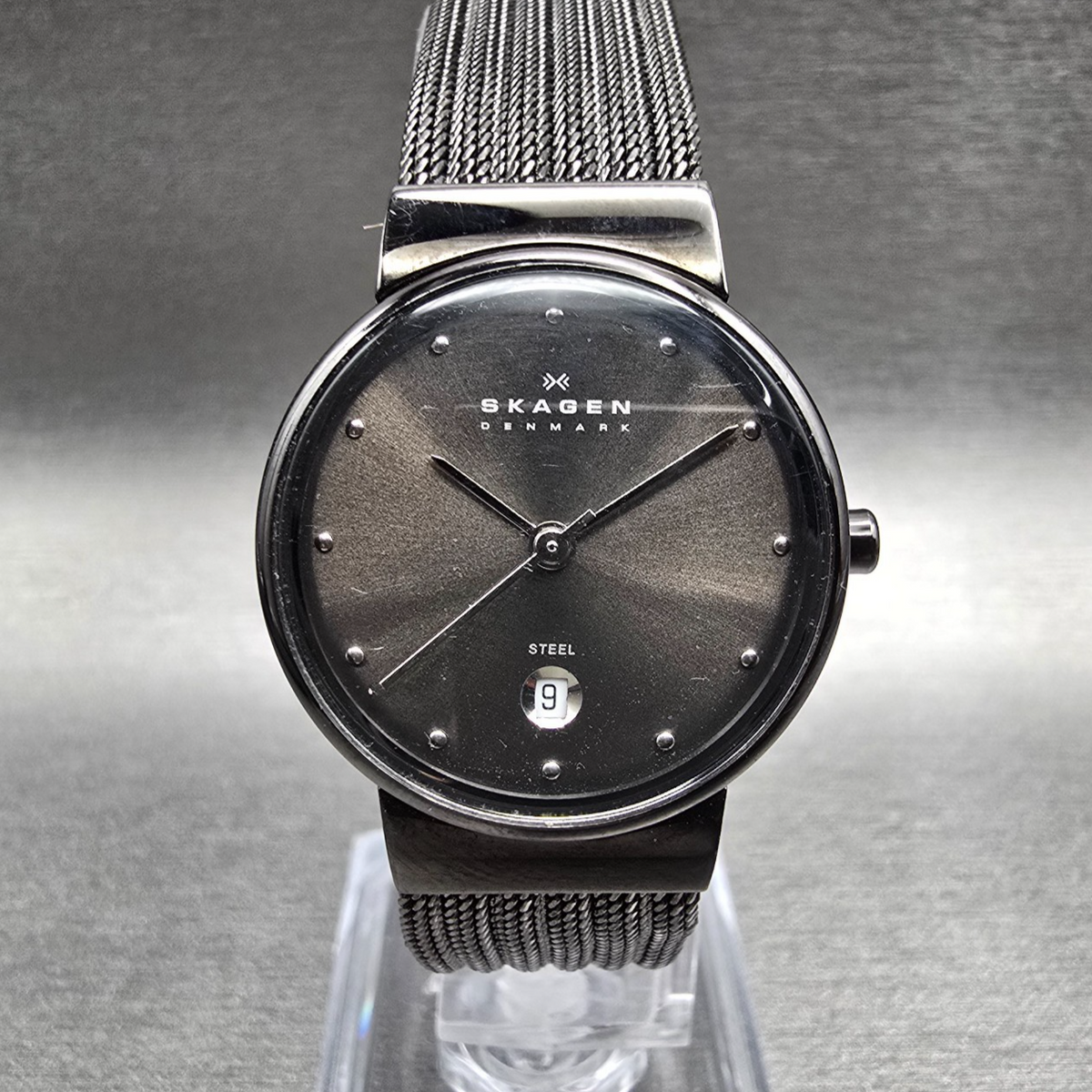 Skagen Watch Women 26mm Gray Dial Black Date Round 355SMM New Battery Mesh Band0
