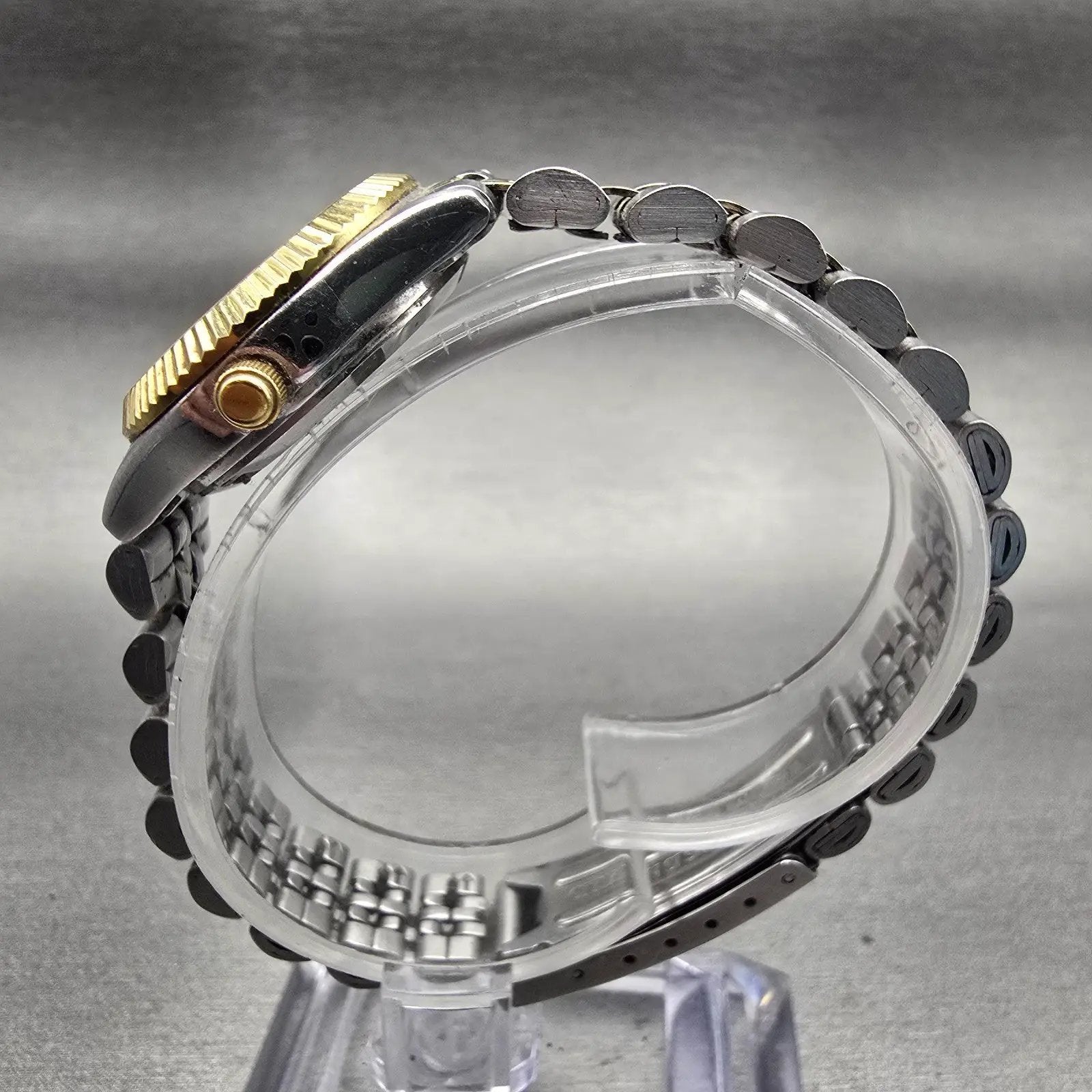 Citizen CQ Watch Women 25mm Silver Dial Two Tone Daydate 1002-R15119 New Battery6