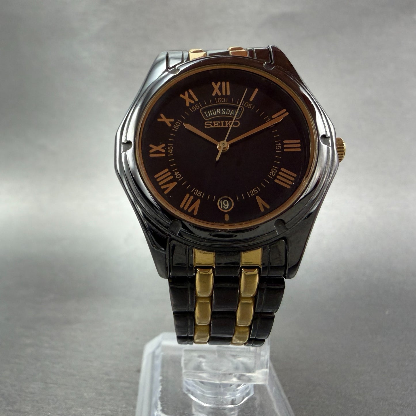 Seiko Watch Men 35mm Black Dial Black & Gold Tone Daydate V733-6C49 New Battery25