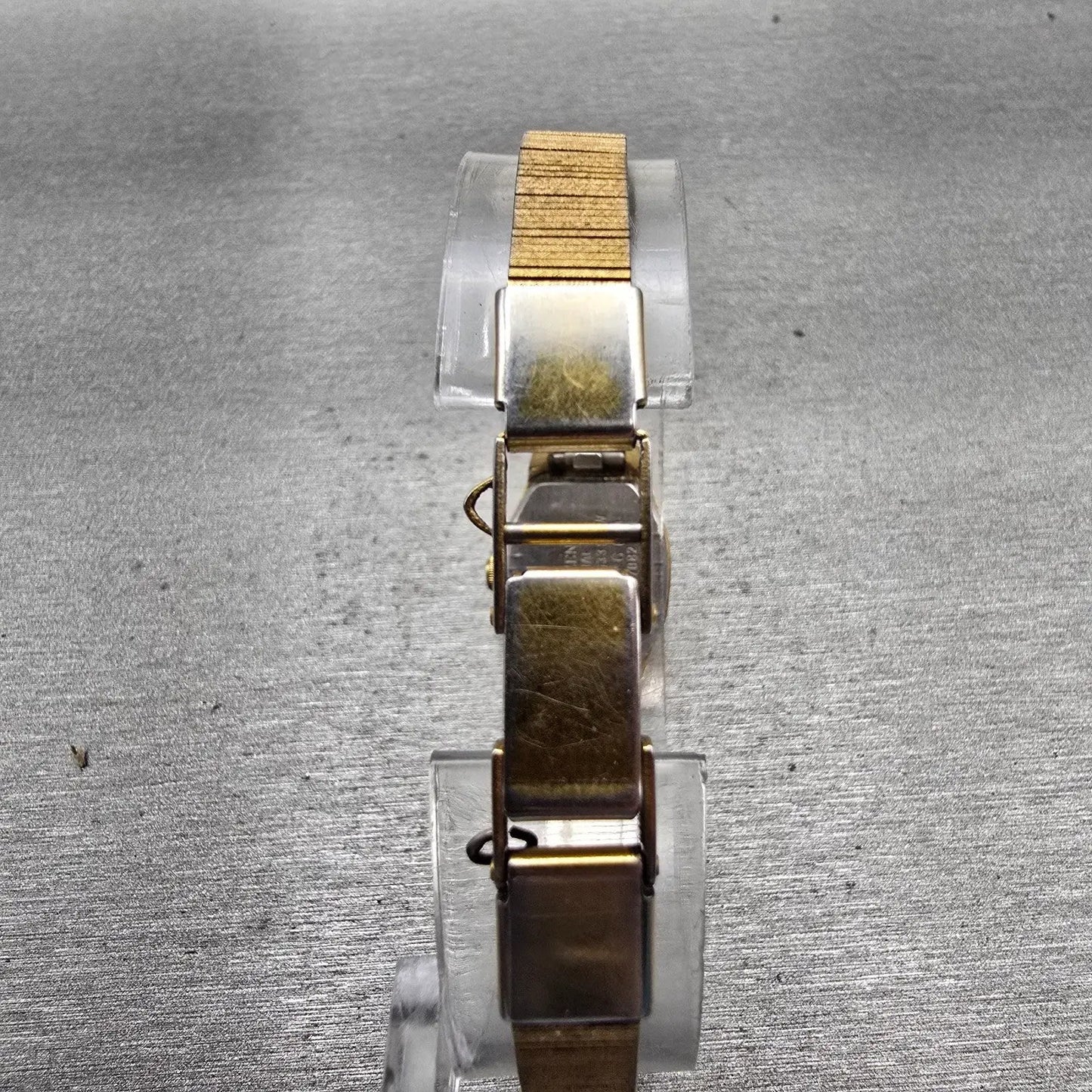 Citizen Watch Women 16mm Champagne Dial Gold Tone Oval 3220-949633 New Battery7