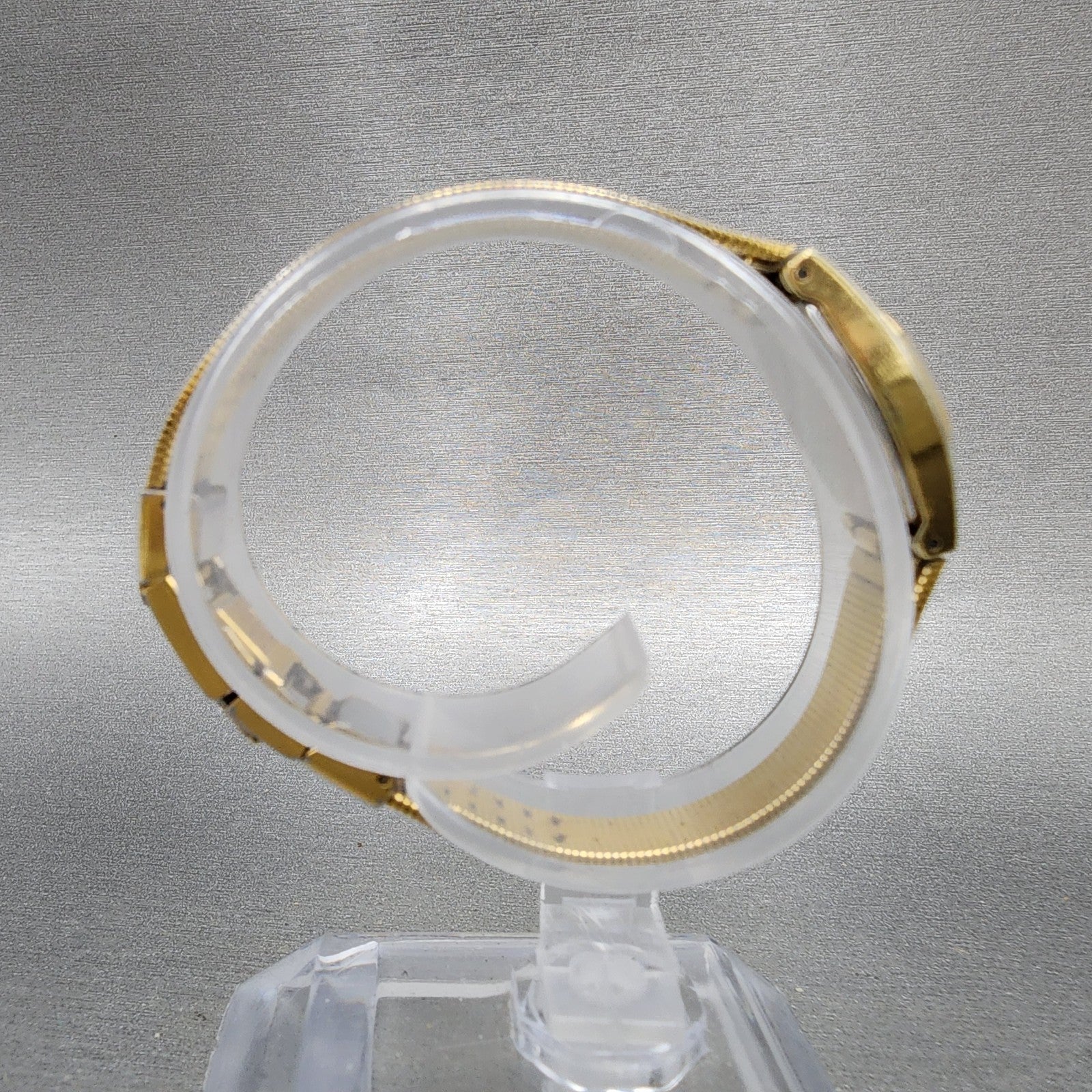 Seiko Watch Women 16mm Champagne Dial Gold Tone Round 2C205300 New Battery8