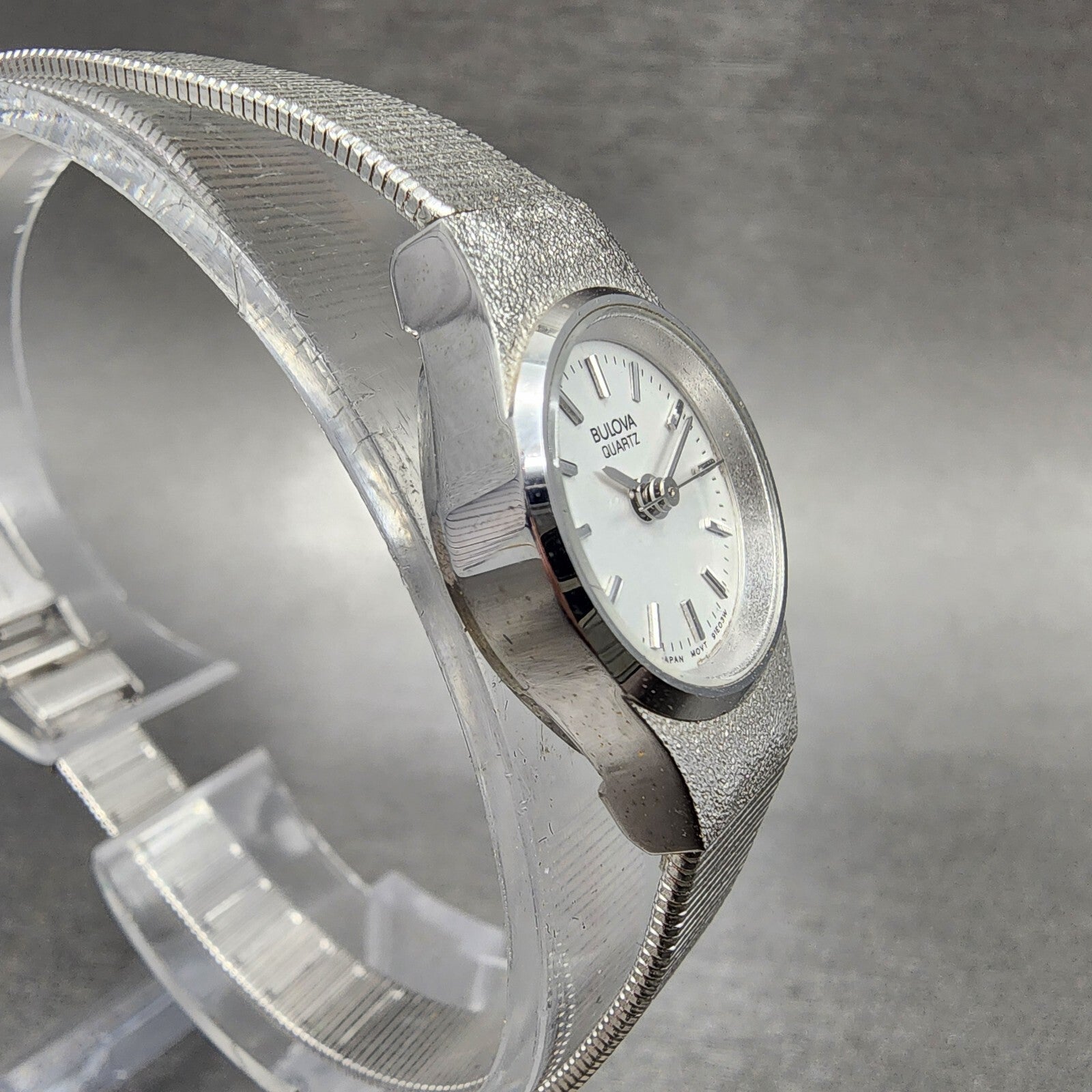 Bulova Watch Women 17mm White Dial Stainless Steel Round 91E03W New Battery NOS5