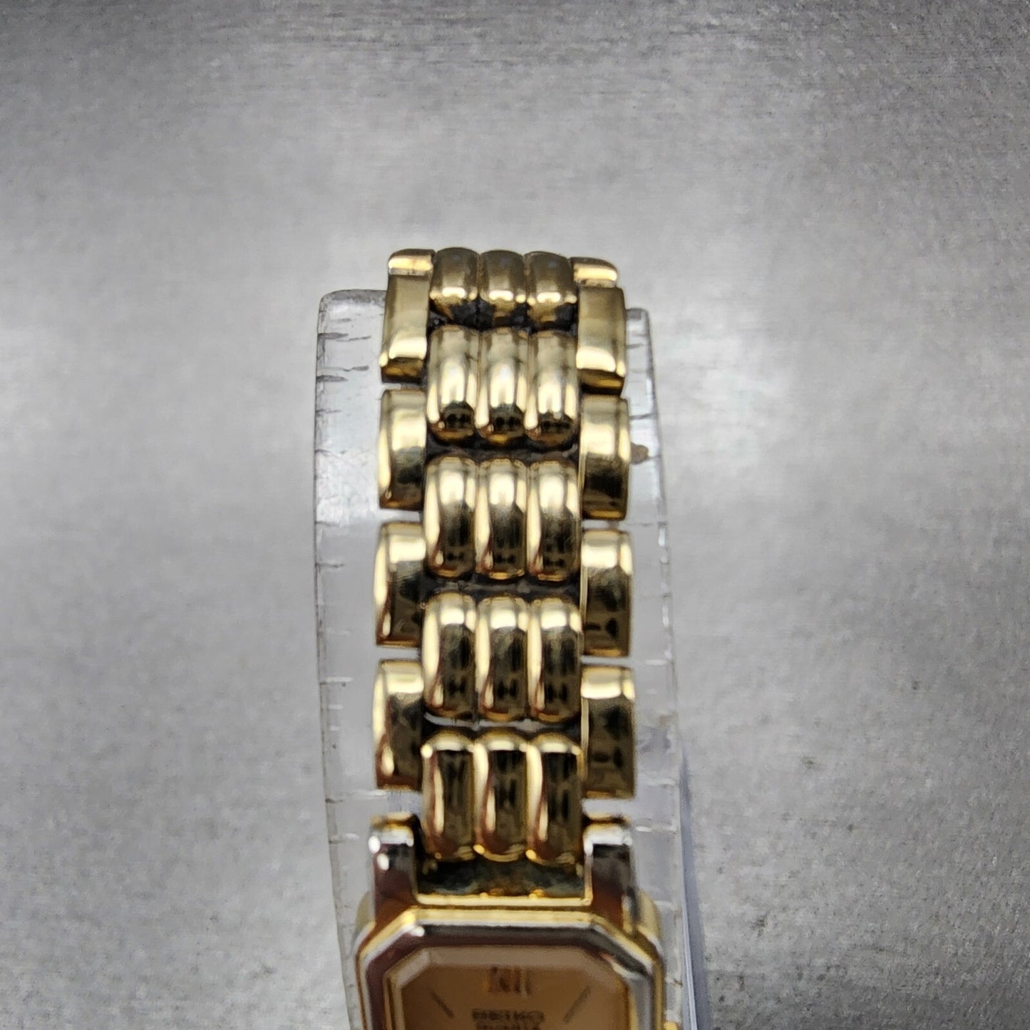 Seiko tank Watch Women 12mm Champagne Dial Gold Tone 2e206389 New Battery4