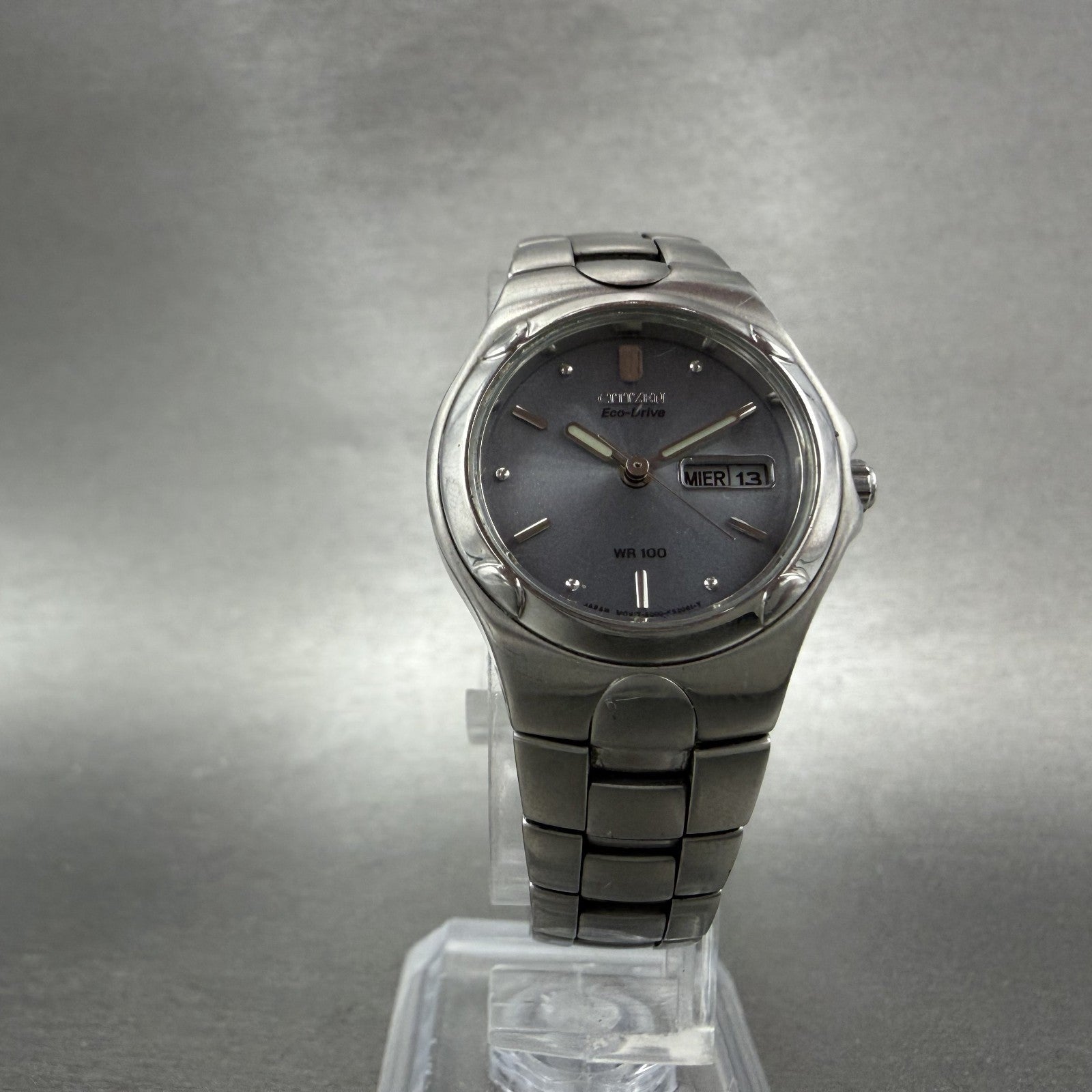 Citizen Eco-Drive Watch Women 25mm Gray Dial Silver Tone Daydate Round Runs5