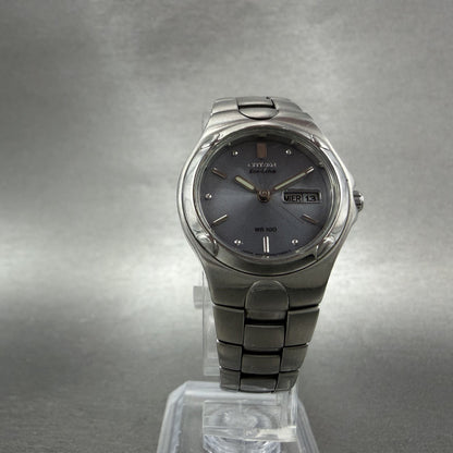 Citizen Eco-Drive Watch Women 25mm Gray Dial Silver Tone Daydate Round Runs5