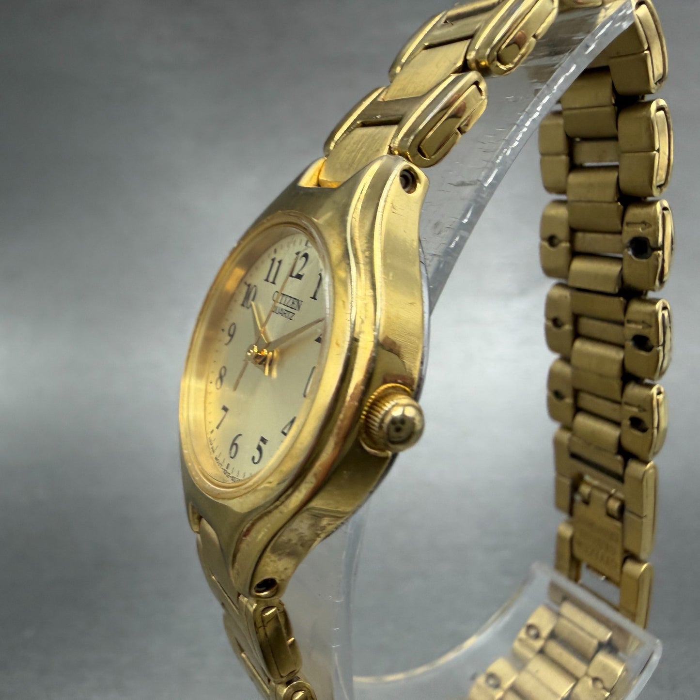 Citizen Watch Women 23mm Champagne Dial Gold Tone Round Date 1012-S072689 NewBat2