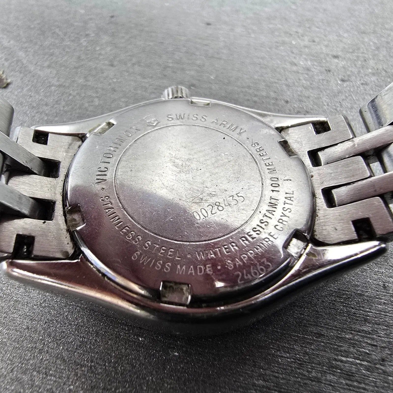 Victorinox Swiss Army Alliance Watch Women 28mm Silver Dial Steel Date New Batt9
