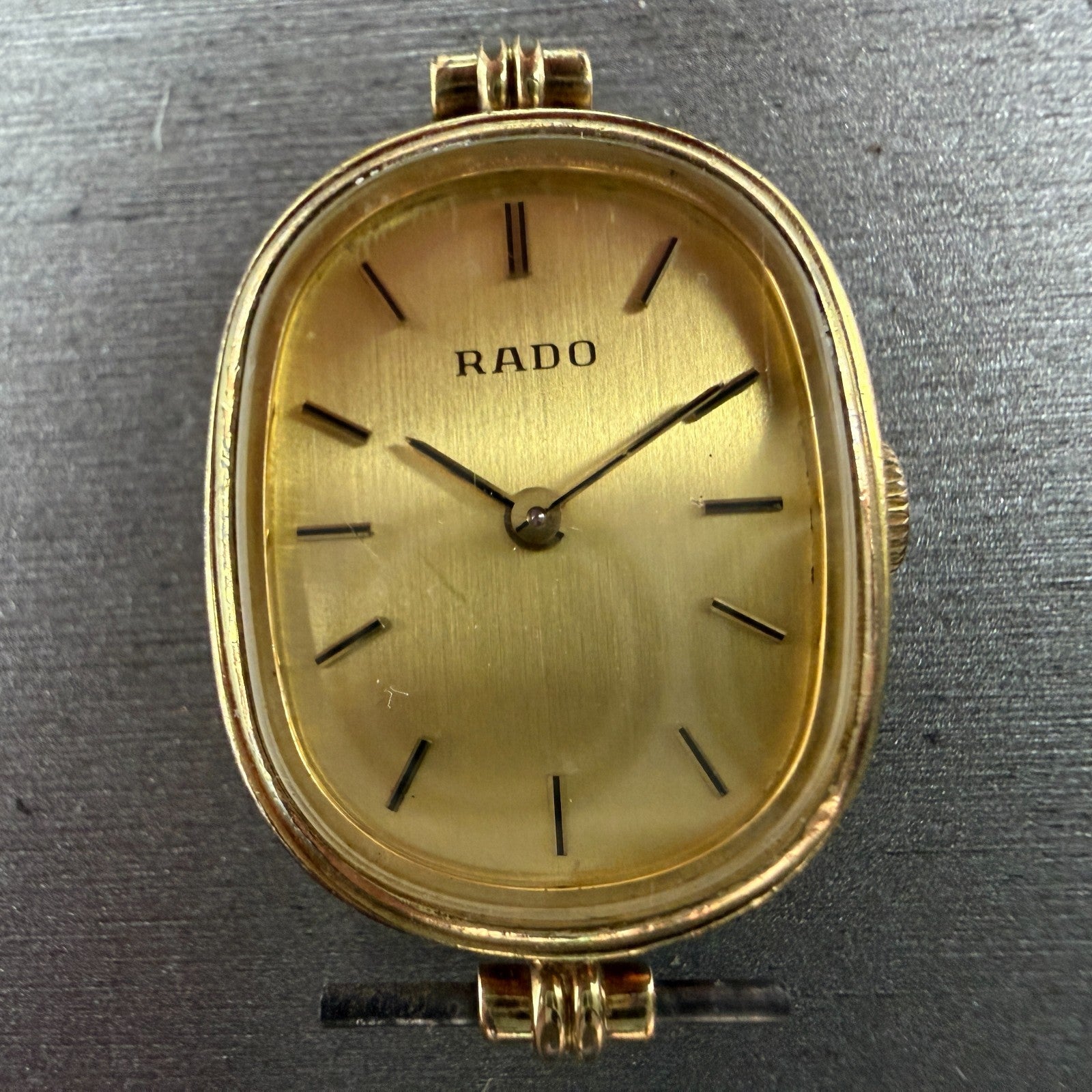 Rado Watch Women 20mm Gold Dial Gold Tone Oval Manual Wind Runs 332.7743.22