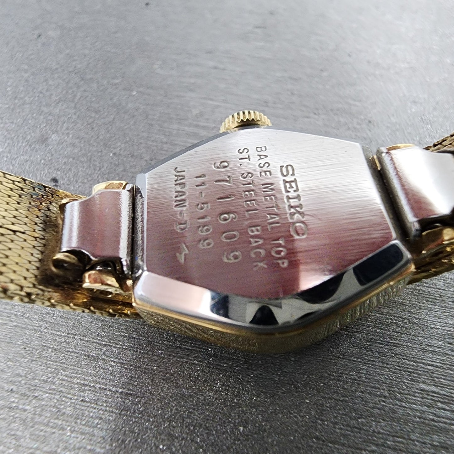 Seiko Watch Women 16mm Chapagne Dial Gold Tone Manual Hexagon 115199 Runs9