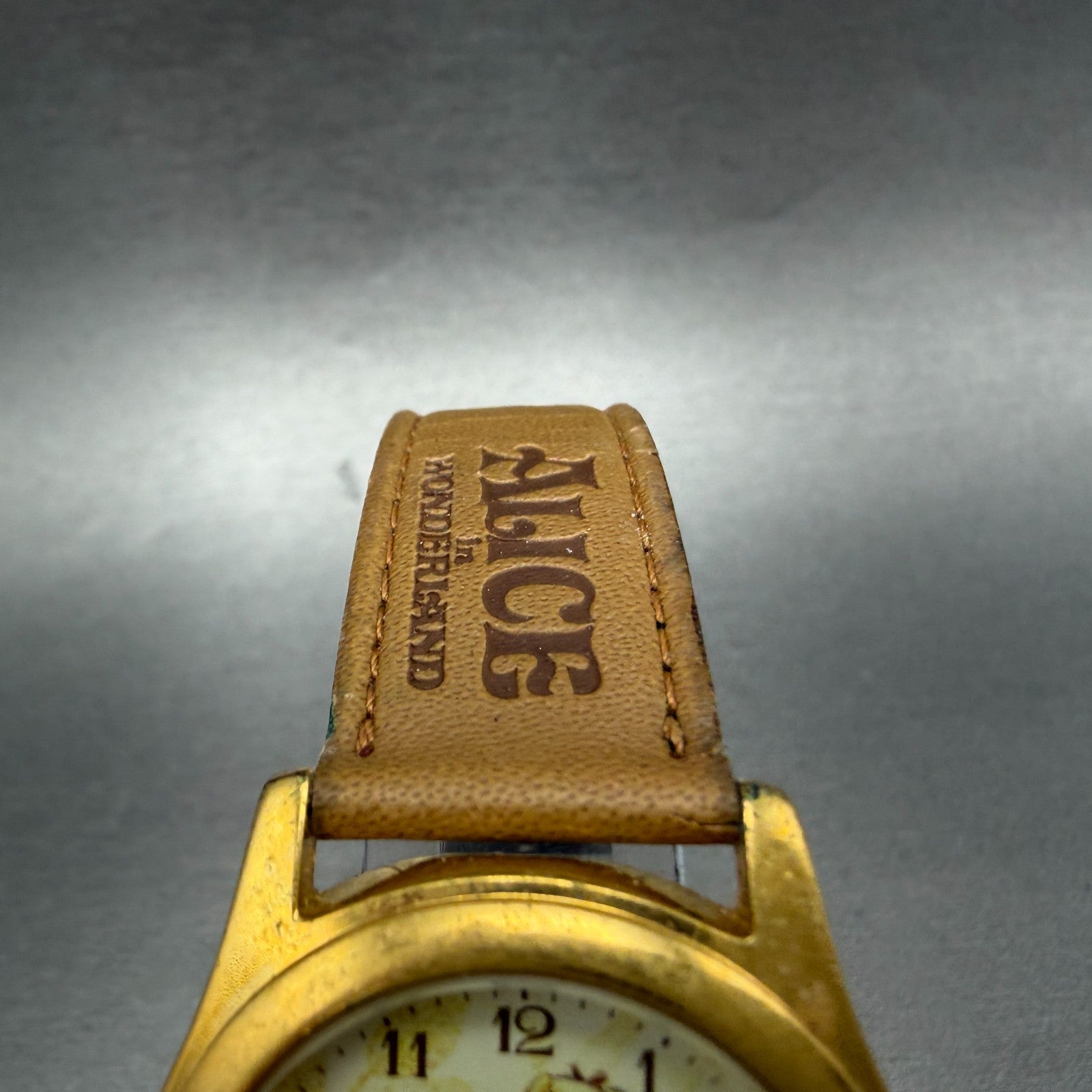 Seiko Alba Alice in Wonderland Watch Men 33mm Cream Dial Gold Tone New Battery4