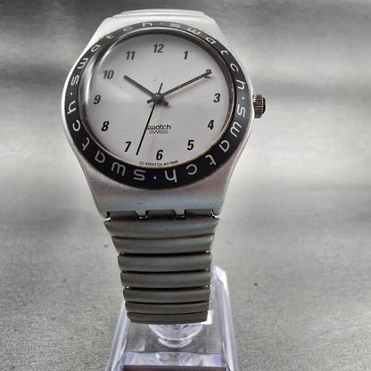 Swatch CONTRAST S Watch Men White Dial Silver Tone Round YLS1004 New Battery5