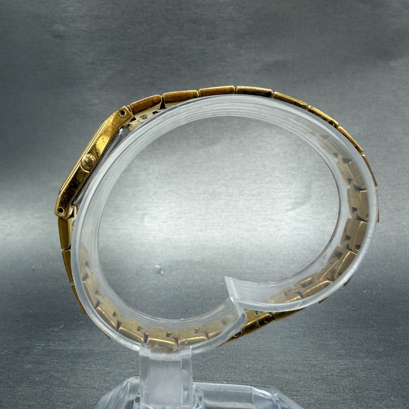 Seiko Tank Watch Women 13mm Champagne Dial Gold Tone Rectangle 2e20-7479 NewBat06