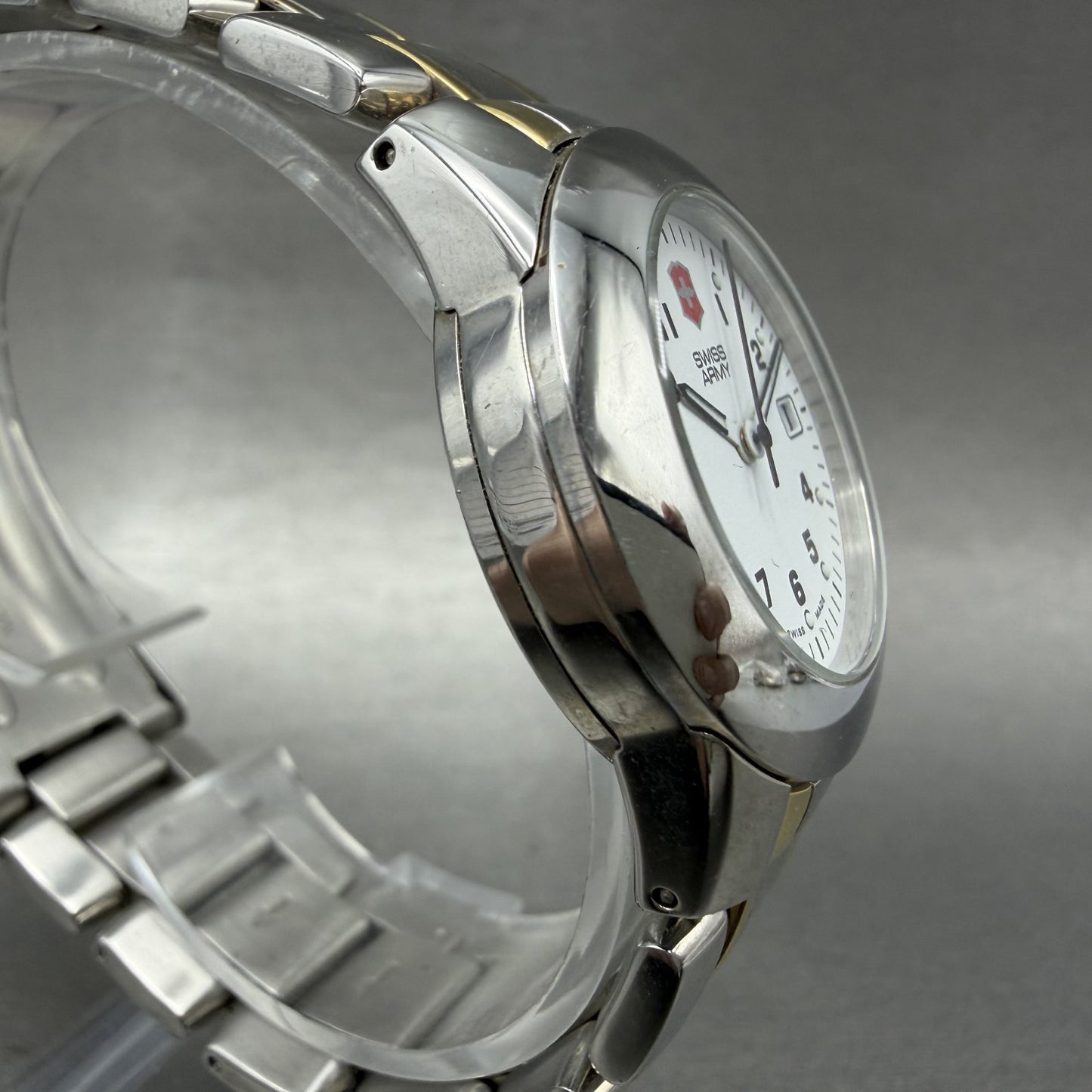 Victorinox Swiss Army Peak Watch Women 30mm White Dial Two Tone Date New Battery3