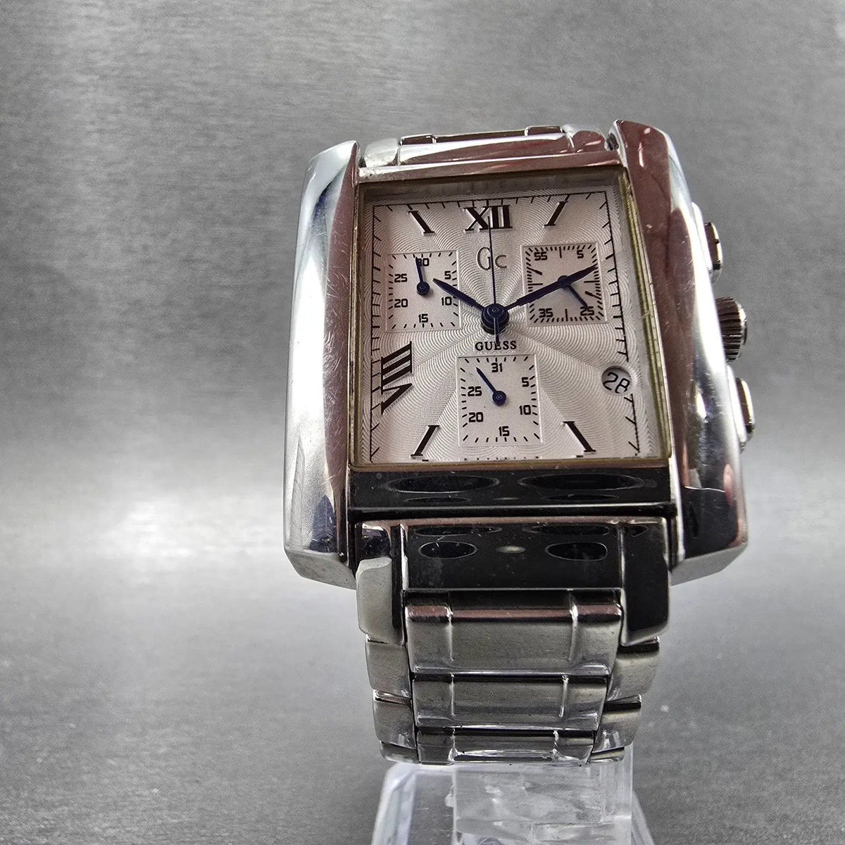 Guess Chronograph Watch Men 32mm White Dial Silver Date Rectangle New Battery5